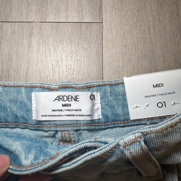 Ardene Asymmetrical Waist Denim Shorts - Light Wash - Picture 6 of 6